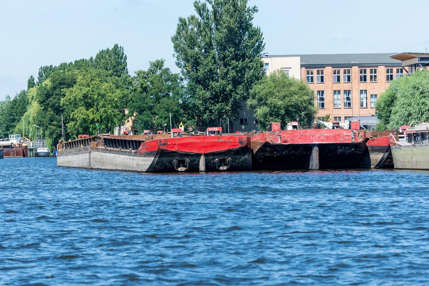 Berlín, Berlín, Alemania 07.23.2018 barcazas de empuje en Berlín. foto