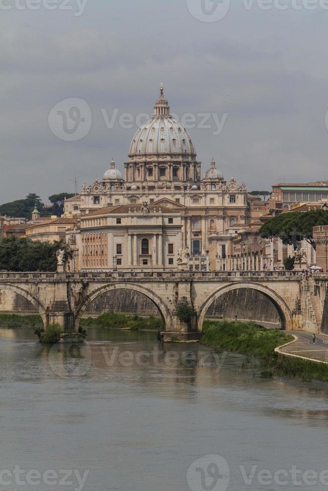 basílica de san pietro, roma, italia foto