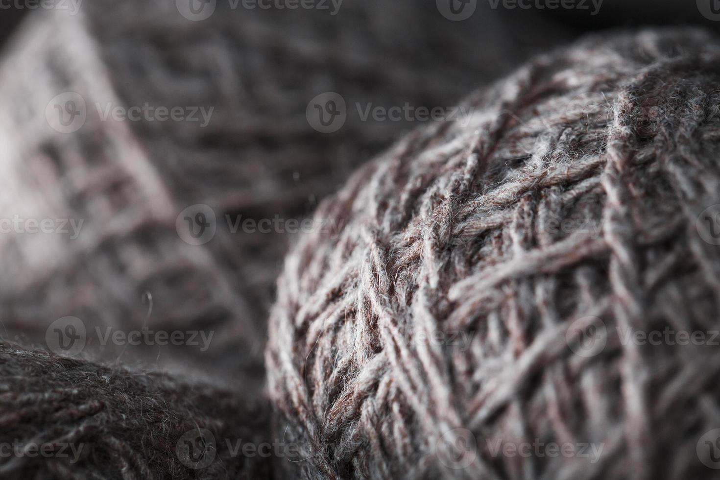 hilo de lana marrón claro hecho de hilos enredados. foto