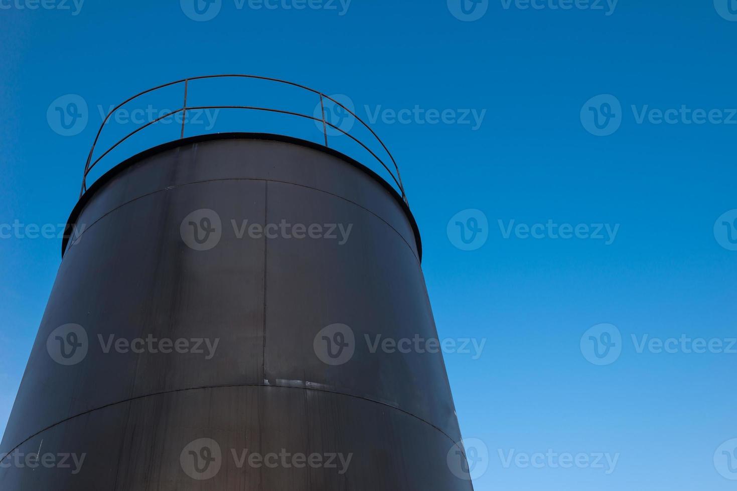 oil storage tank photo