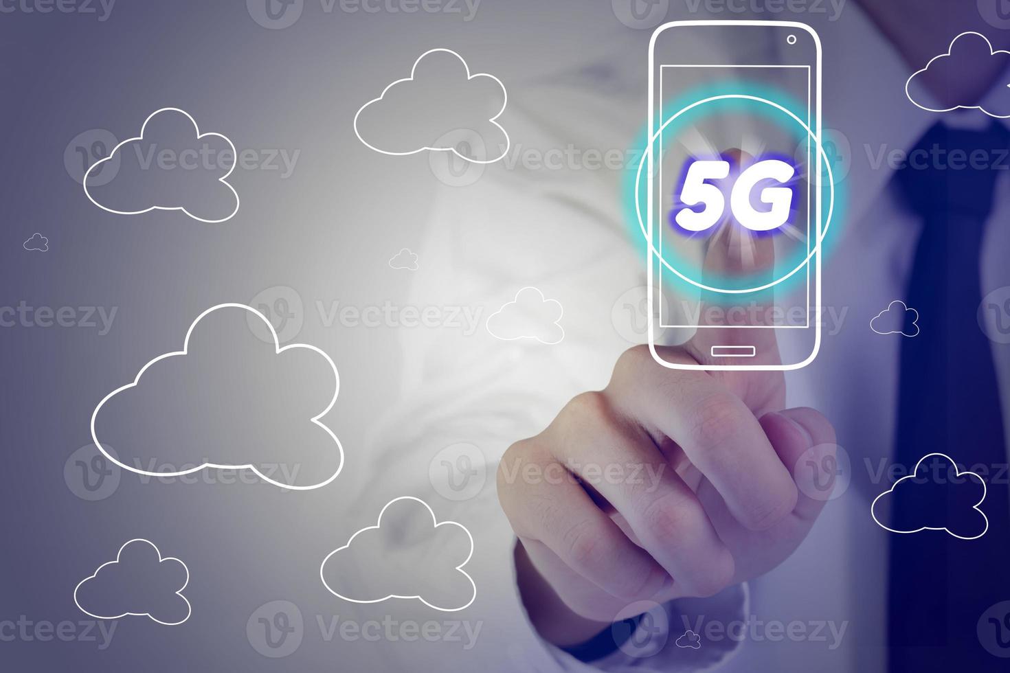 interfaz de red 5g y concepto de icono, plan de empresario frecuencia 5g foto