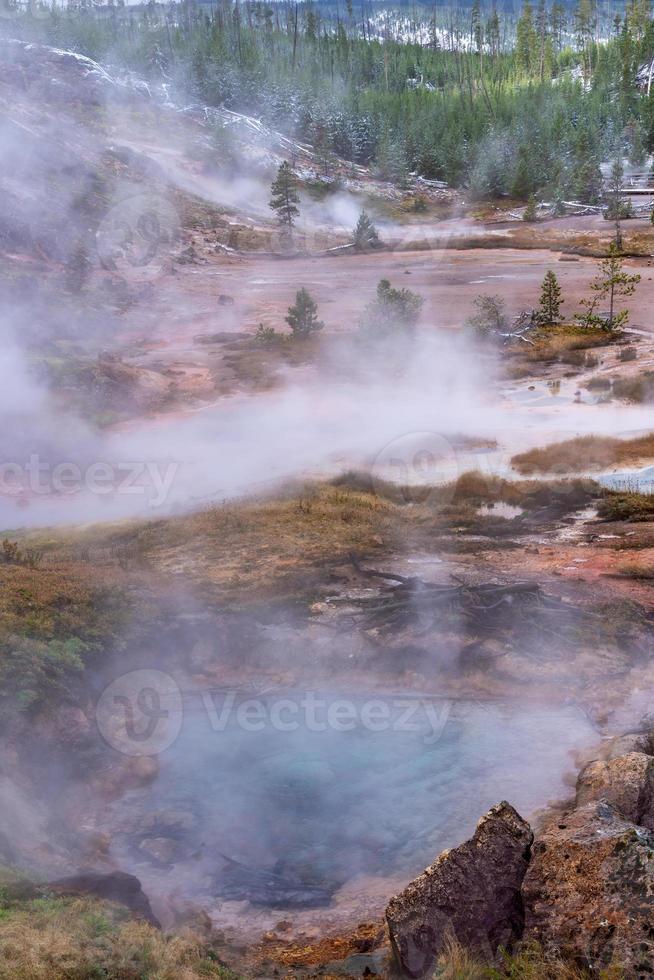 8+ Artist Paint Pots Yellowstone