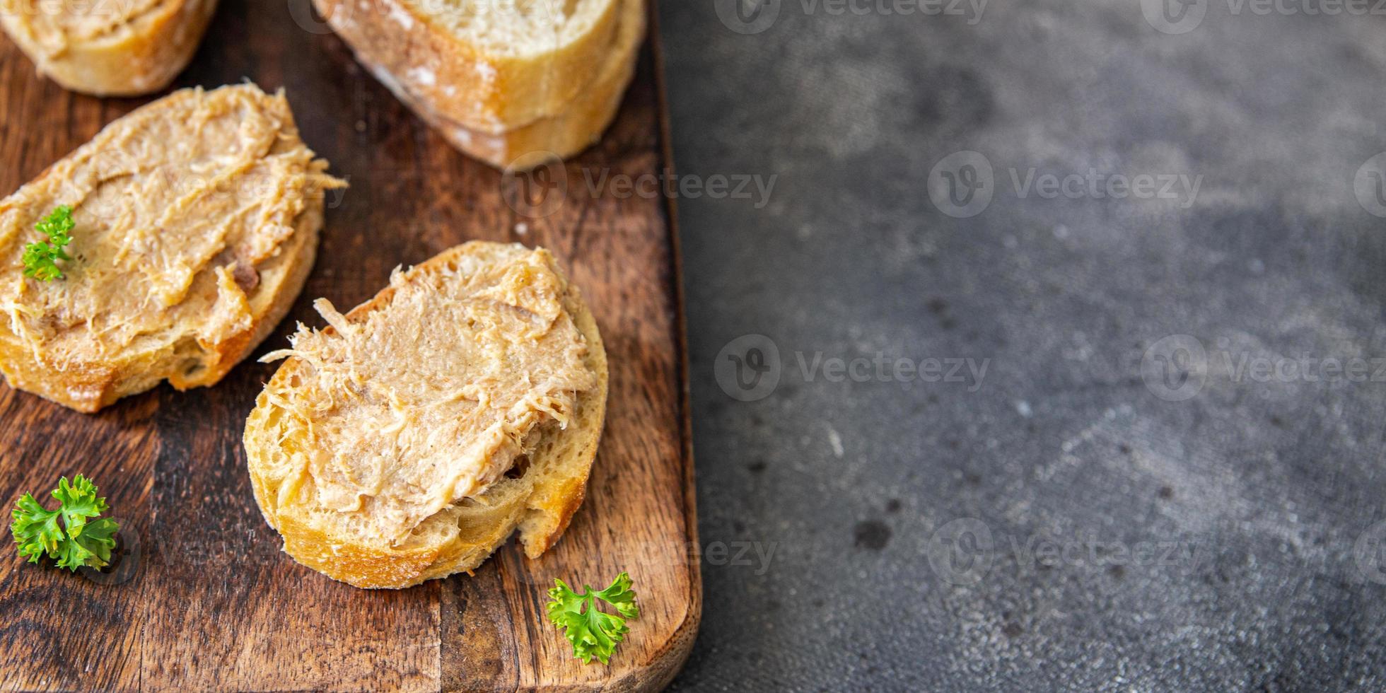 paté rillettes carne de pollo o pato, ganso aves de corral paté cocina comida fresca y saludable comida merienda en la mesa espacio de copia fondo de comida foto