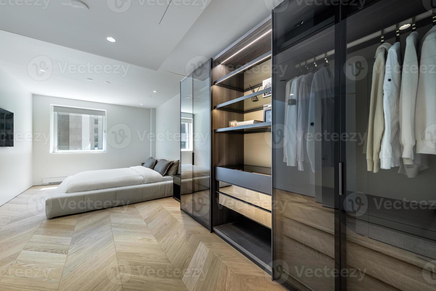 High end luxury modern fully furinished apartment in downtown of Montreal with rooftop, swimming pool and gym photo