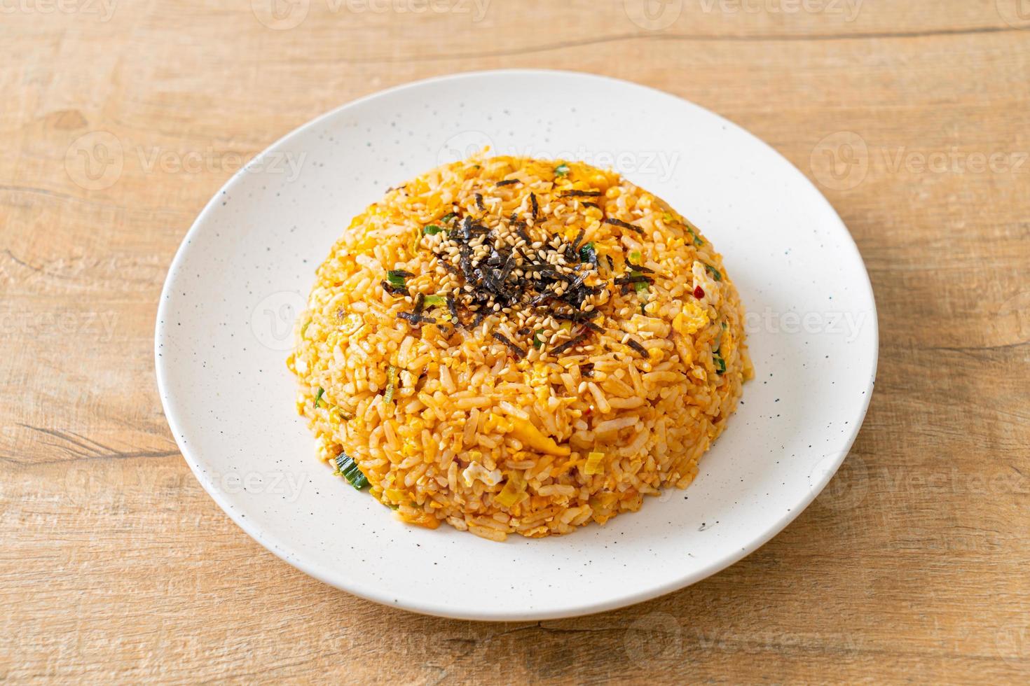 fried rice with egg in Korean style 10775338 Stock Photo at Vecteezy