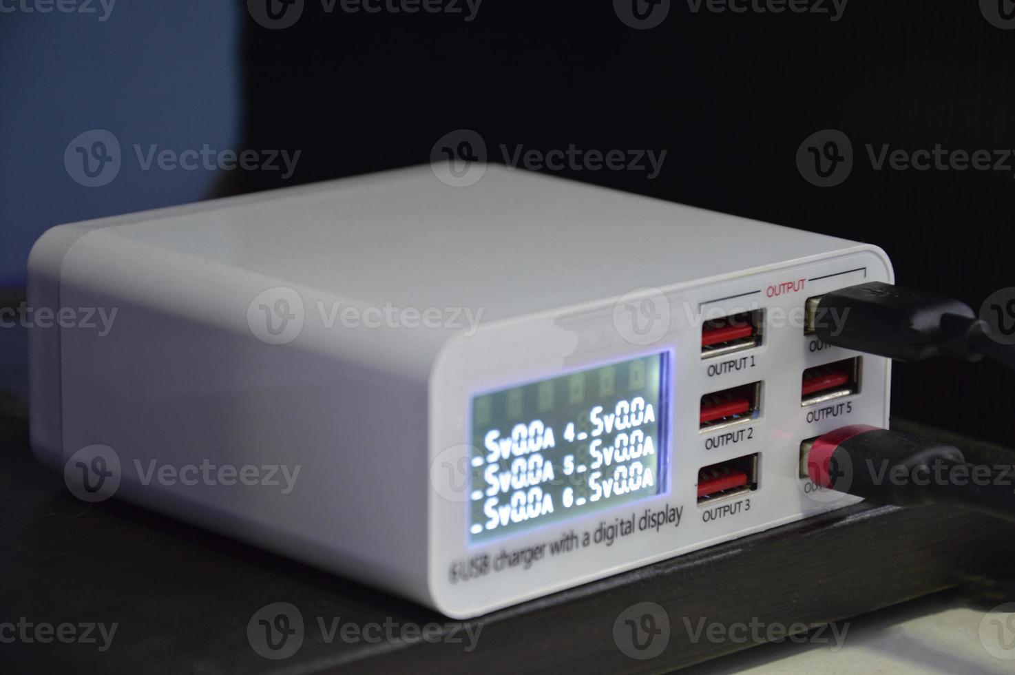 USB charger, multi-port connector, white charger photo