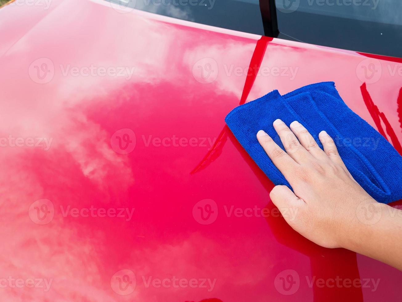 cleaning the car photo