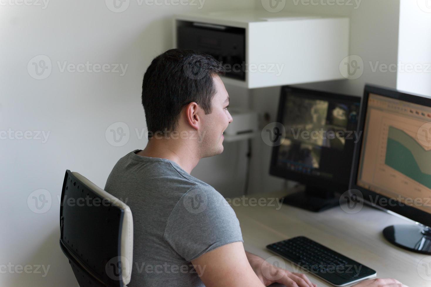 retrato del operador del sistema de seguridad foto