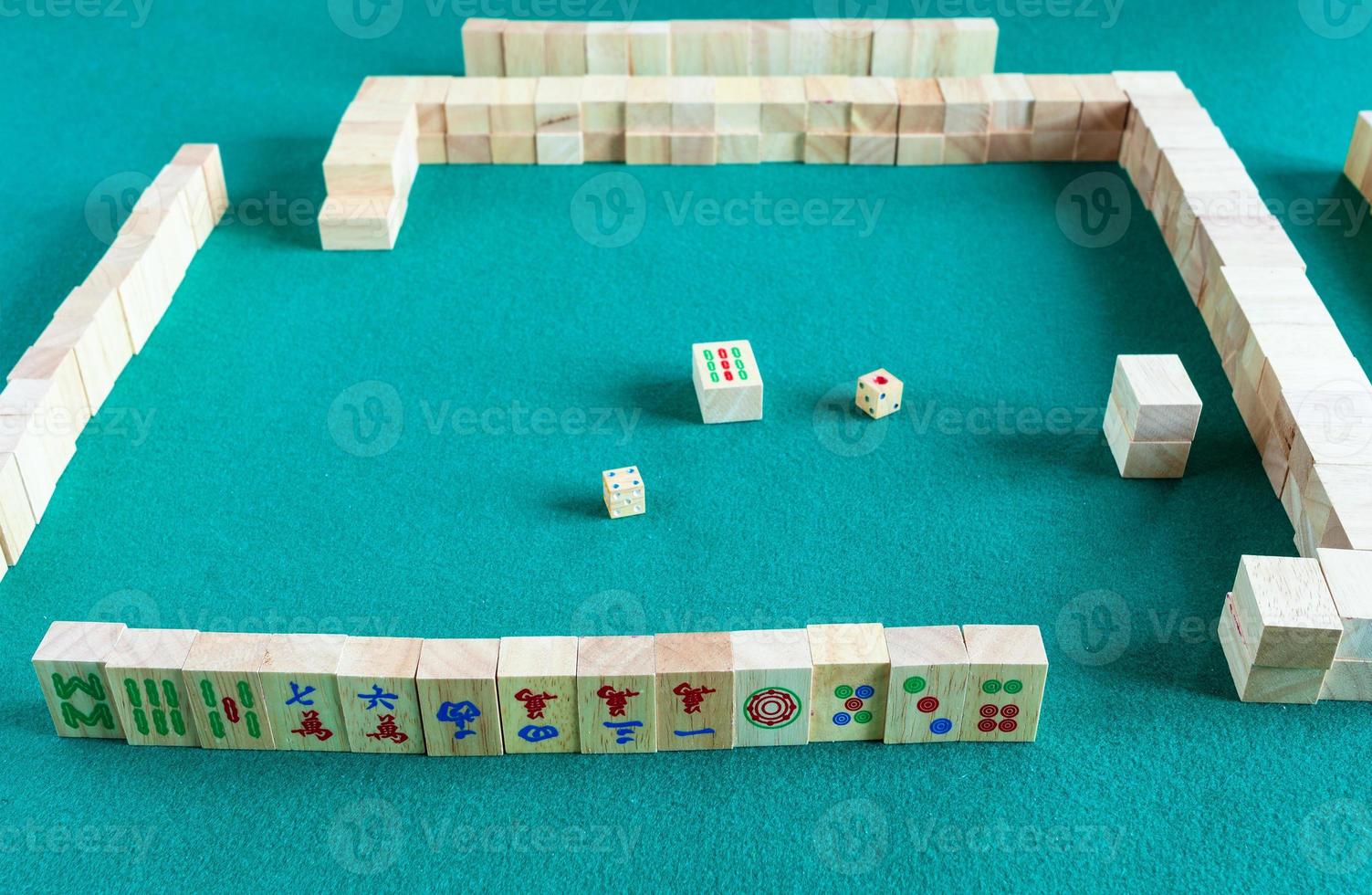 player's set at the beginning of mahjong game photo