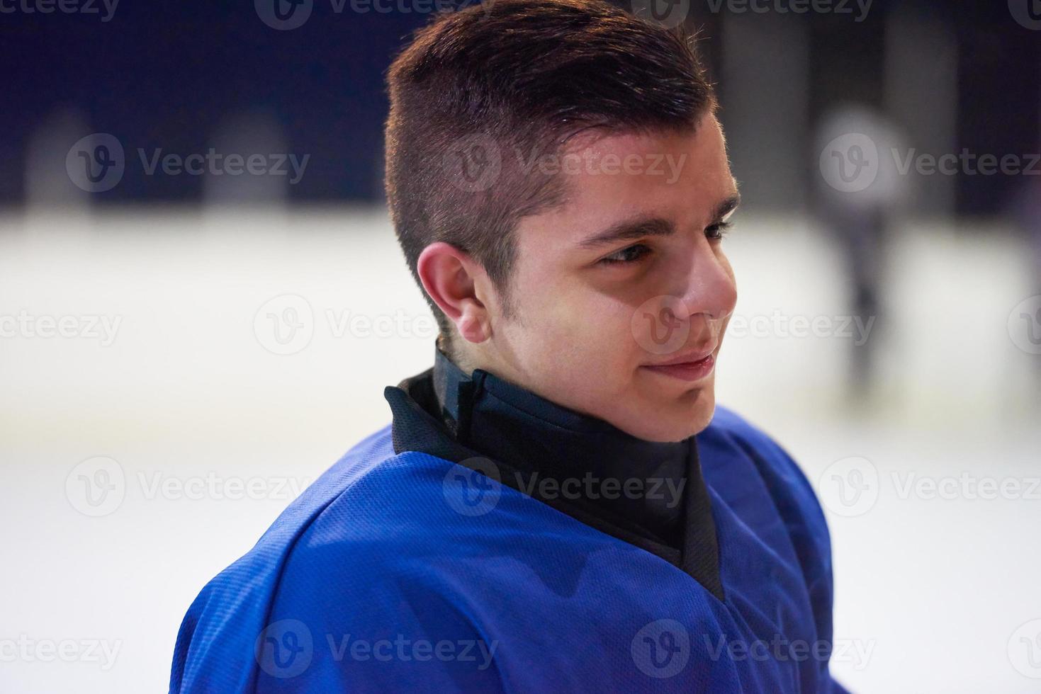 retrato de jugador de hockey sobre hielo foto