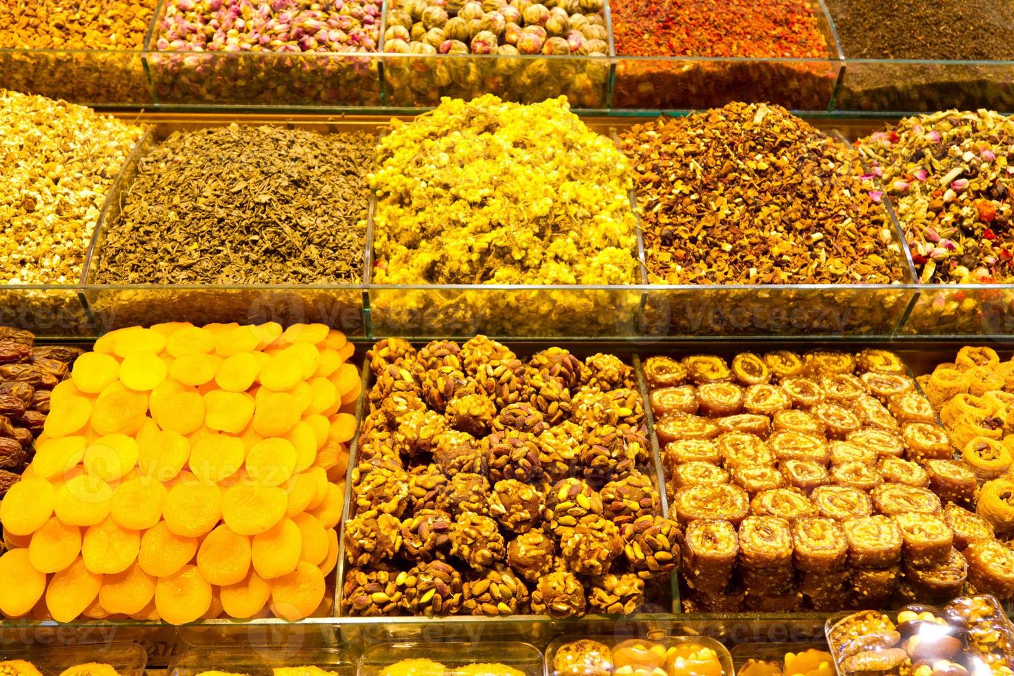 dulces y tés turcos del bazar de especias, estambul foto