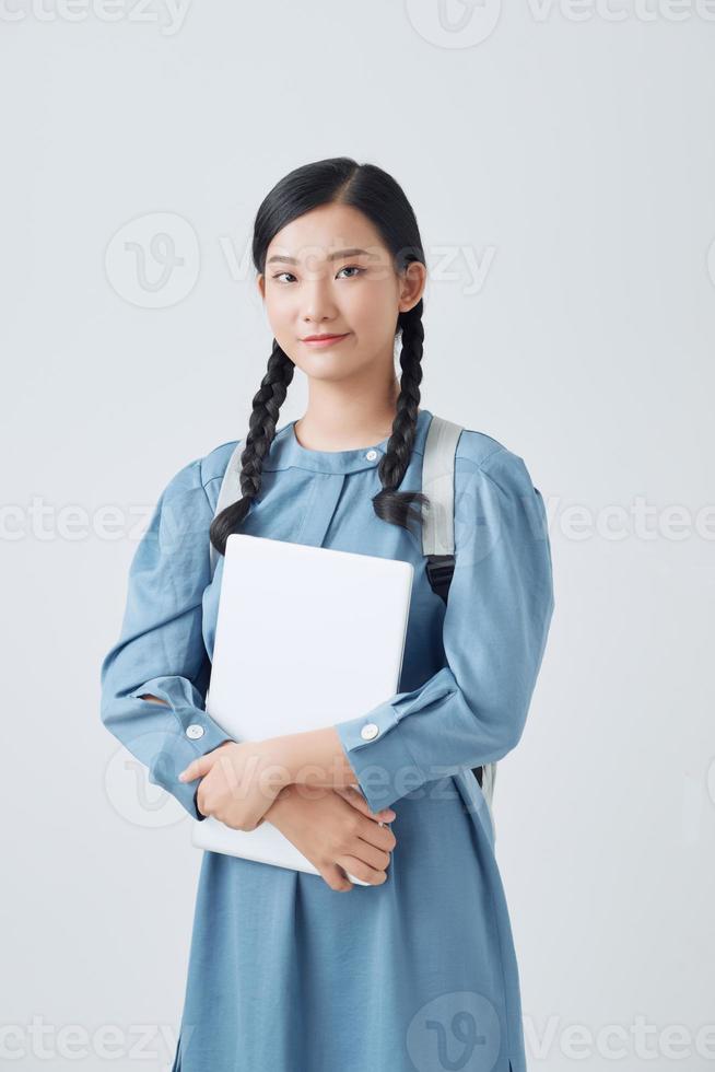 retrato de una linda y atractiva joven estudiante. foto