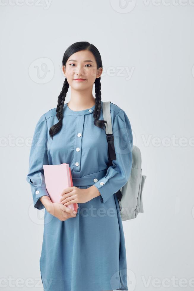 retrato de una linda y atractiva joven estudiante. foto