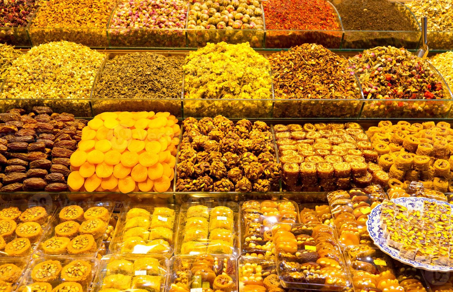 dulces y tés turcos del bazar de especias, estambul foto