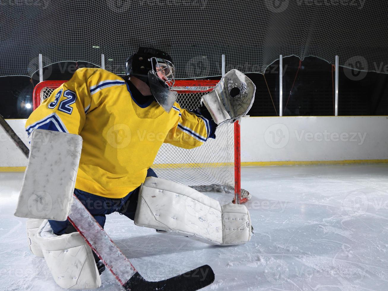 portero de hockey sobre hielo foto