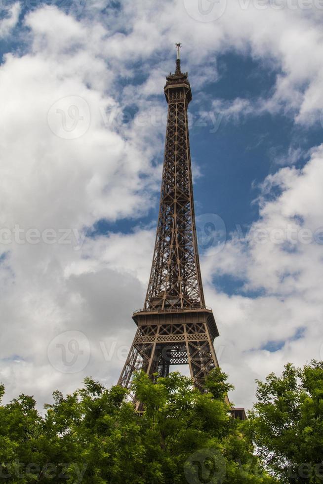 torre eiffel parís vista vertical foto