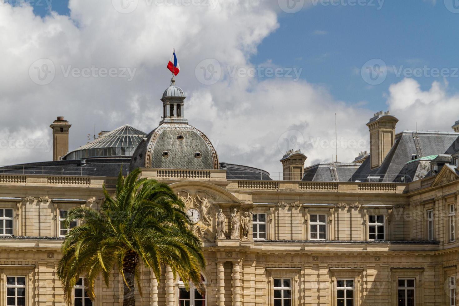 fachada del palacio de luxemburgo foto