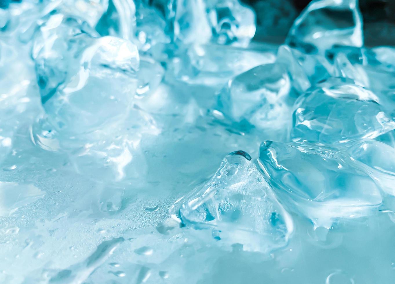 The ice cube shape has been adjusted to add color,It will help refresh and make you feel good. photo