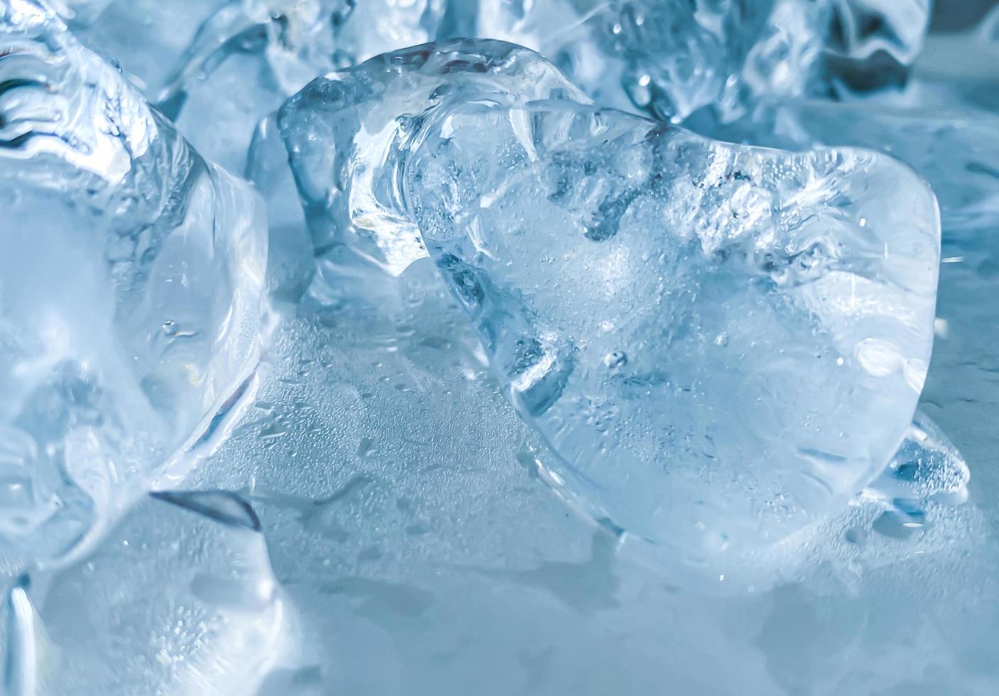 The ice cube shape has been adjusted to add color,It will help refresh and make you feel good. photo