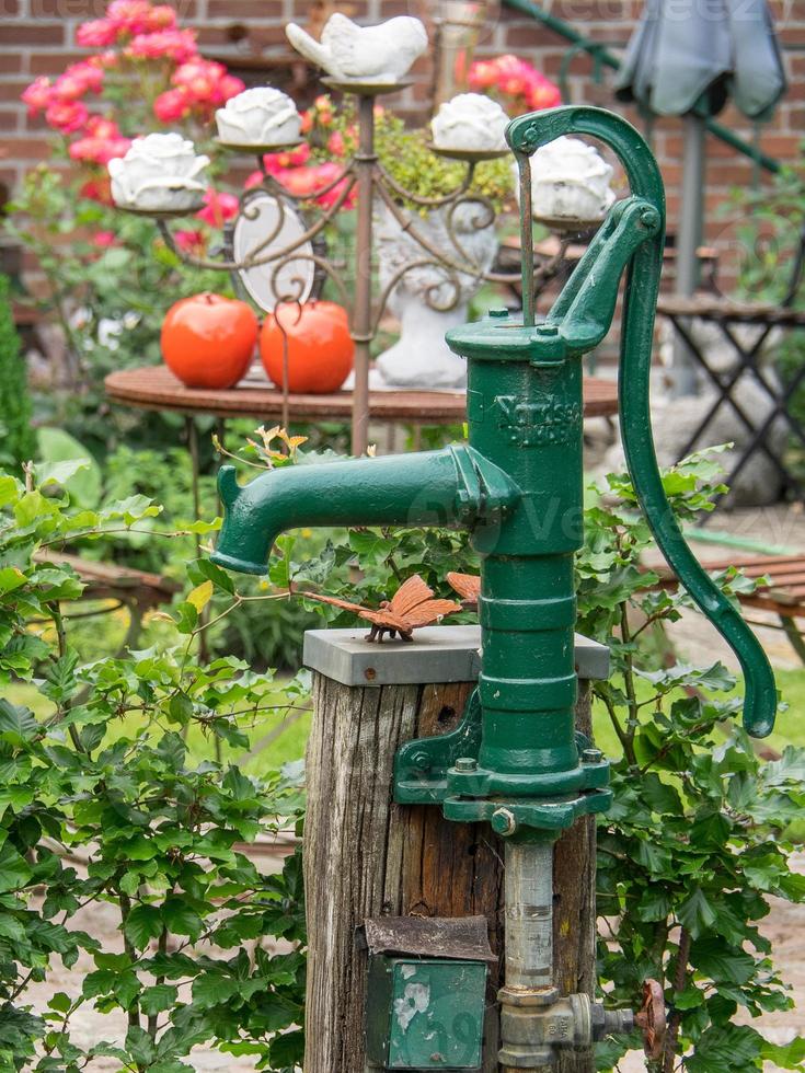 horario de verano en un jardín alemán foto