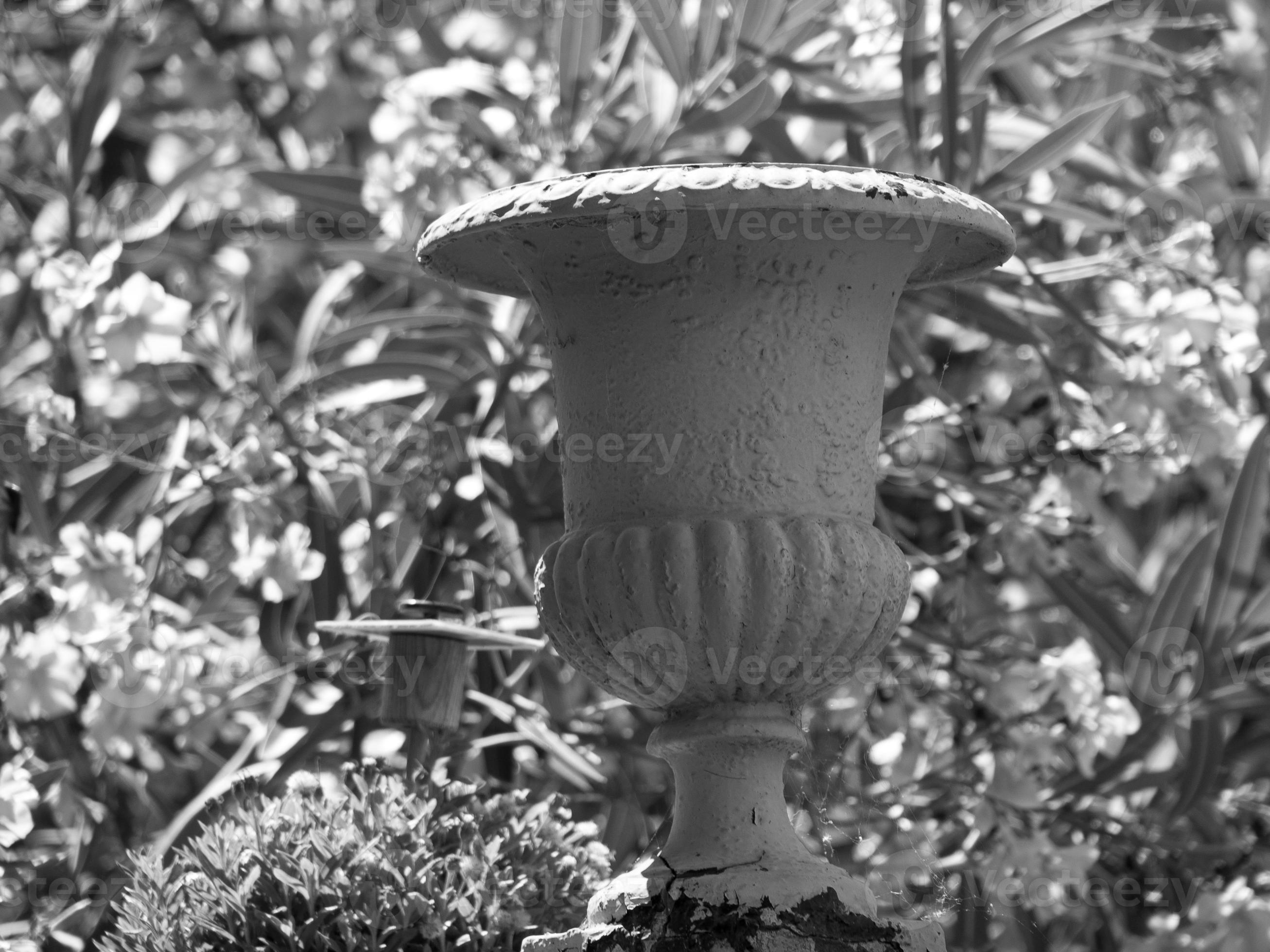 Le castellet in france 10905167 Stock Photo at Vecteezy