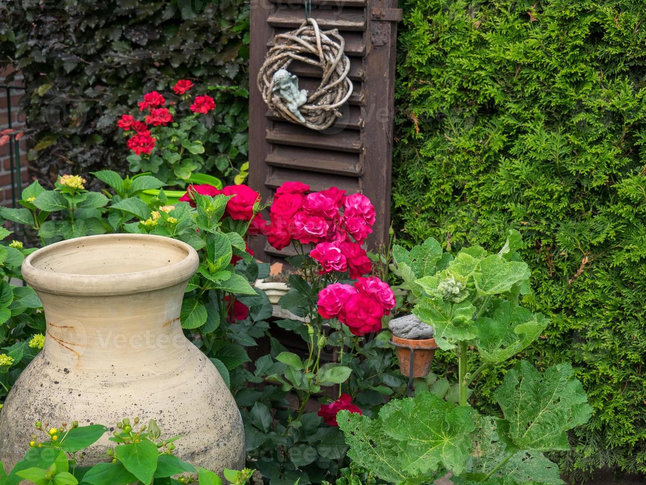 horario de verano en un jardín alemán foto