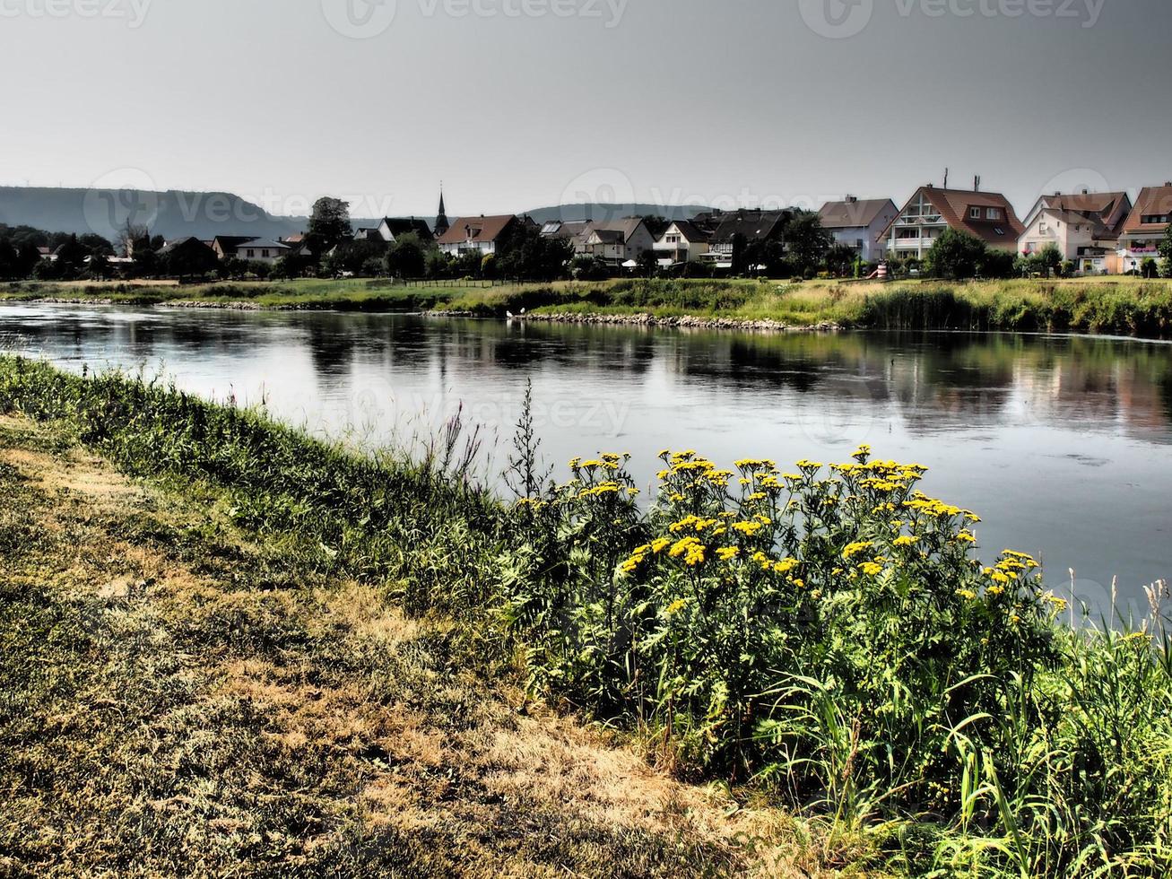 el río weser en alemania foto