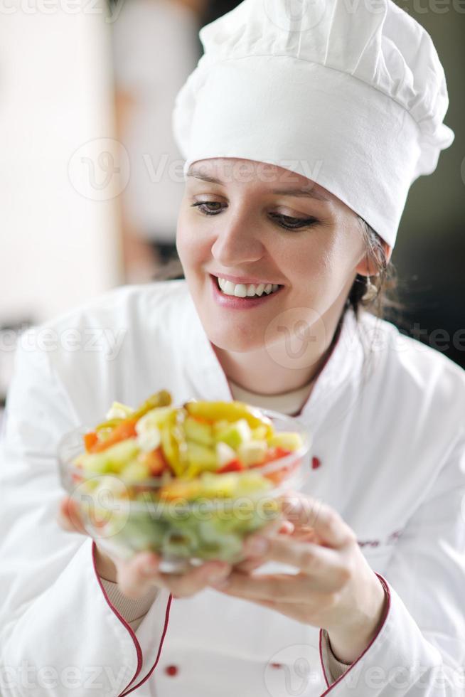 chef preparando comida foto