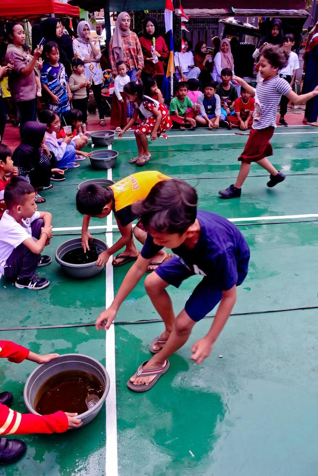 Pamulang, August 17, 2022. Various competitions to commemorate Indonesia's independence day were carried out in a simple but still lively manner. photo