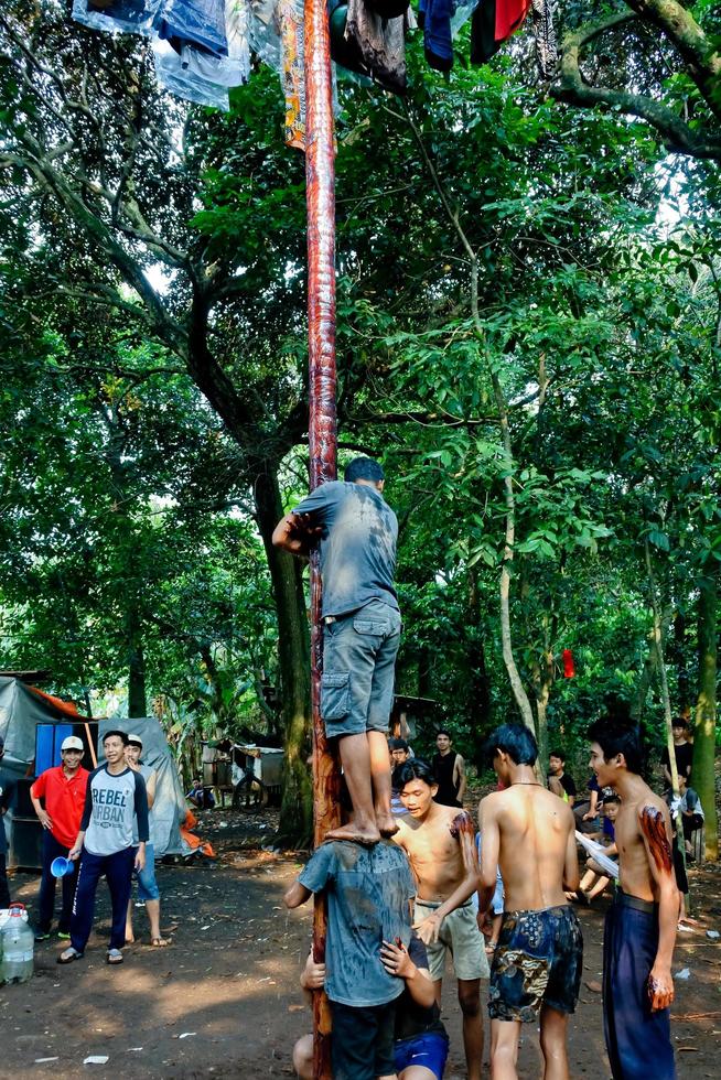 Pamulang, August 17, 2022. Various competitions to commemorate Indonesia's independence day were carried out in a simple but still lively manner. photo