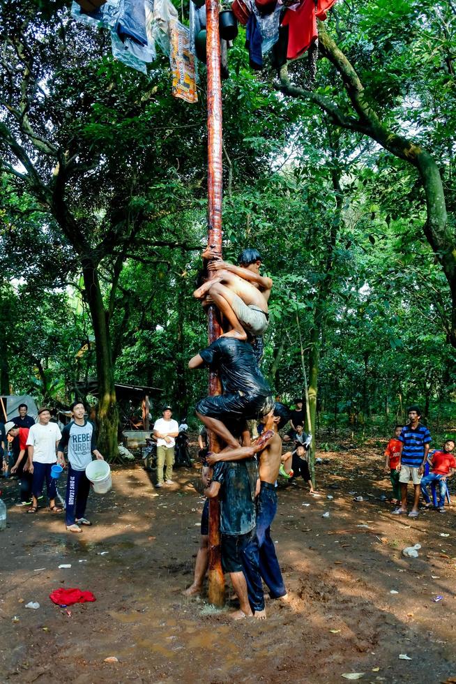 Pamulang, August 17, 2022. Various competitions to commemorate Indonesia's independence day were carried out in a simple but still lively manner. photo