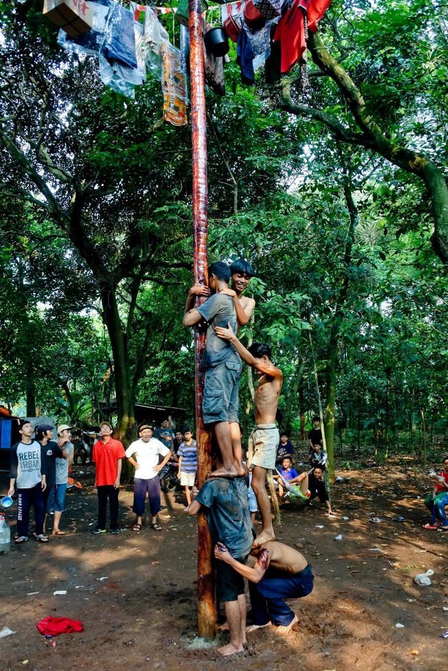 Pamulang, August 17, 2022. Various competitions to commemorate Indonesia's independence day were carried out in a simple but still lively manner. photo
