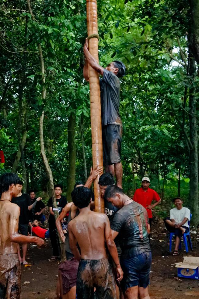 Pamulang, August 17, 2022. Various competitions to commemorate Indonesia's independence day were carried out in a simple but still lively manner. photo