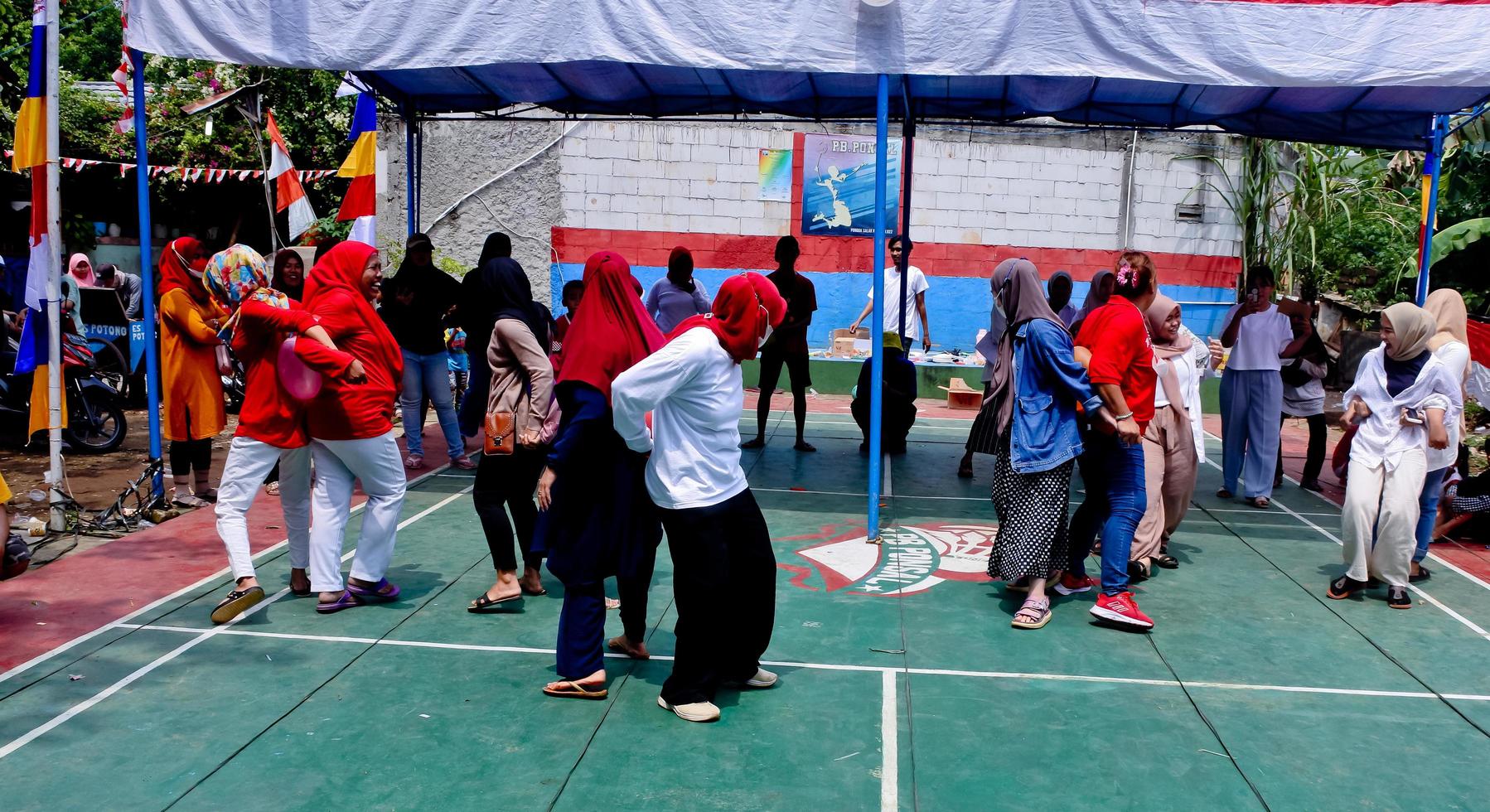 Pamulang, August 17, 2022. Various competitions to commemorate Indonesia's independence day were carried out in a simple but still lively manner. photo