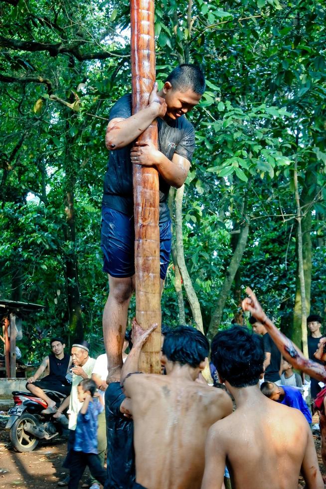 Pamulang, August 17, 2022. Various competitions to commemorate Indonesia's independence day were carried out in a simple but still lively manner. photo