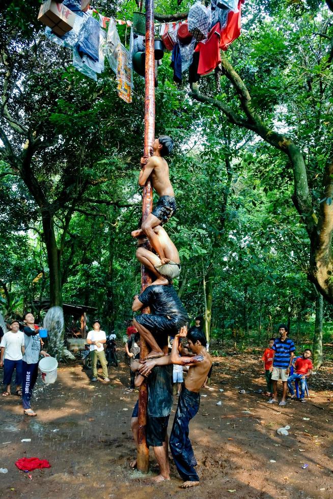 Pamulang, August 17, 2022. Various competitions to commemorate Indonesia's independence day were carried out in a simple but still lively manner. photo