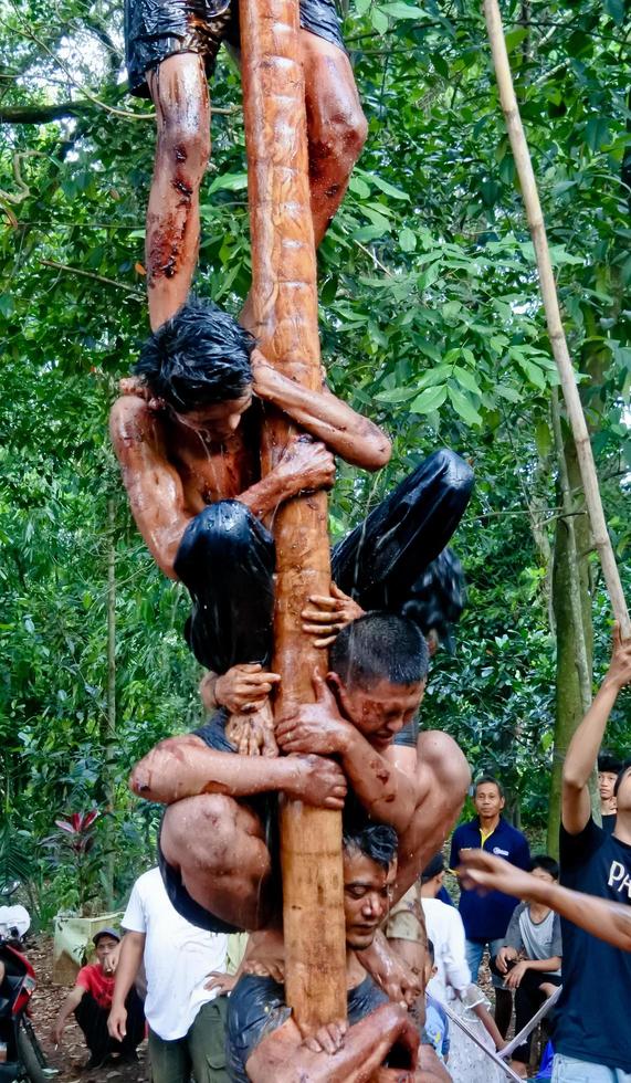 Pamulang, August 17, 2022. Various competitions to commemorate Indonesia's independence day were carried out in a simple but still lively manner. photo