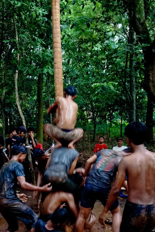 Pamulang, August 17, 2022. Various competitions to commemorate Indonesia's independence day were carried out in a simple but still lively manner. photo