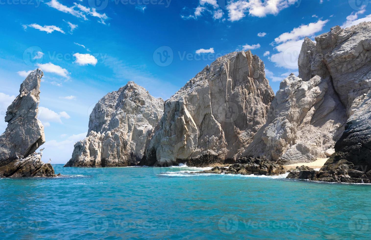 méxico, los cabos, excursiones en barco al destino turístico arco de cabo san lucas, el arco y playas foto