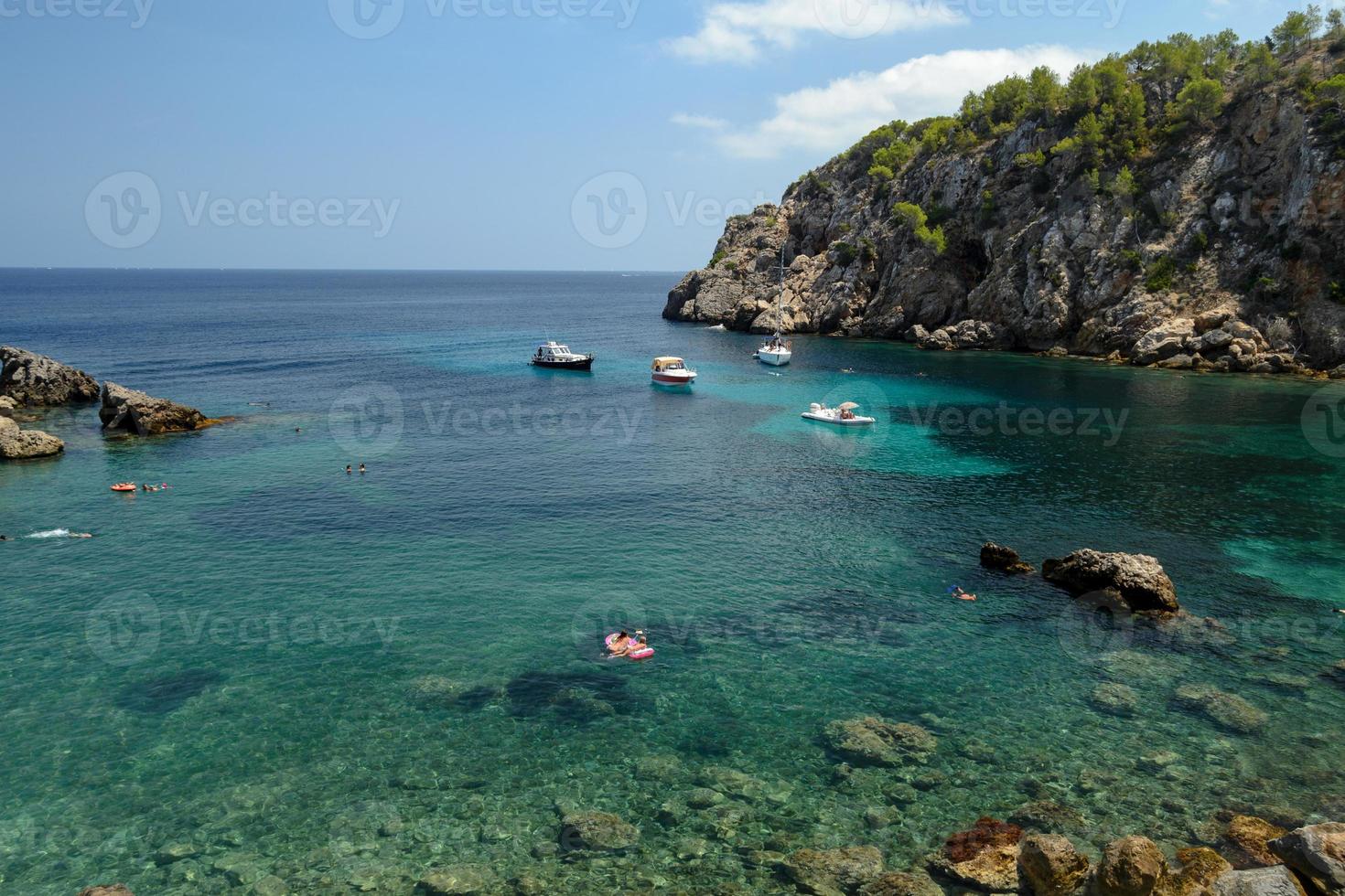 cala d'en serra, ibiza, españa foto