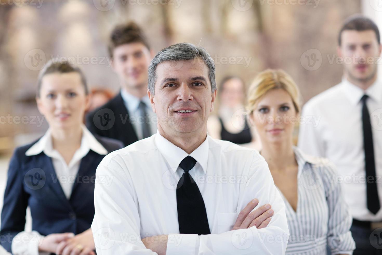 grupo de personas de negocios en seminario foto