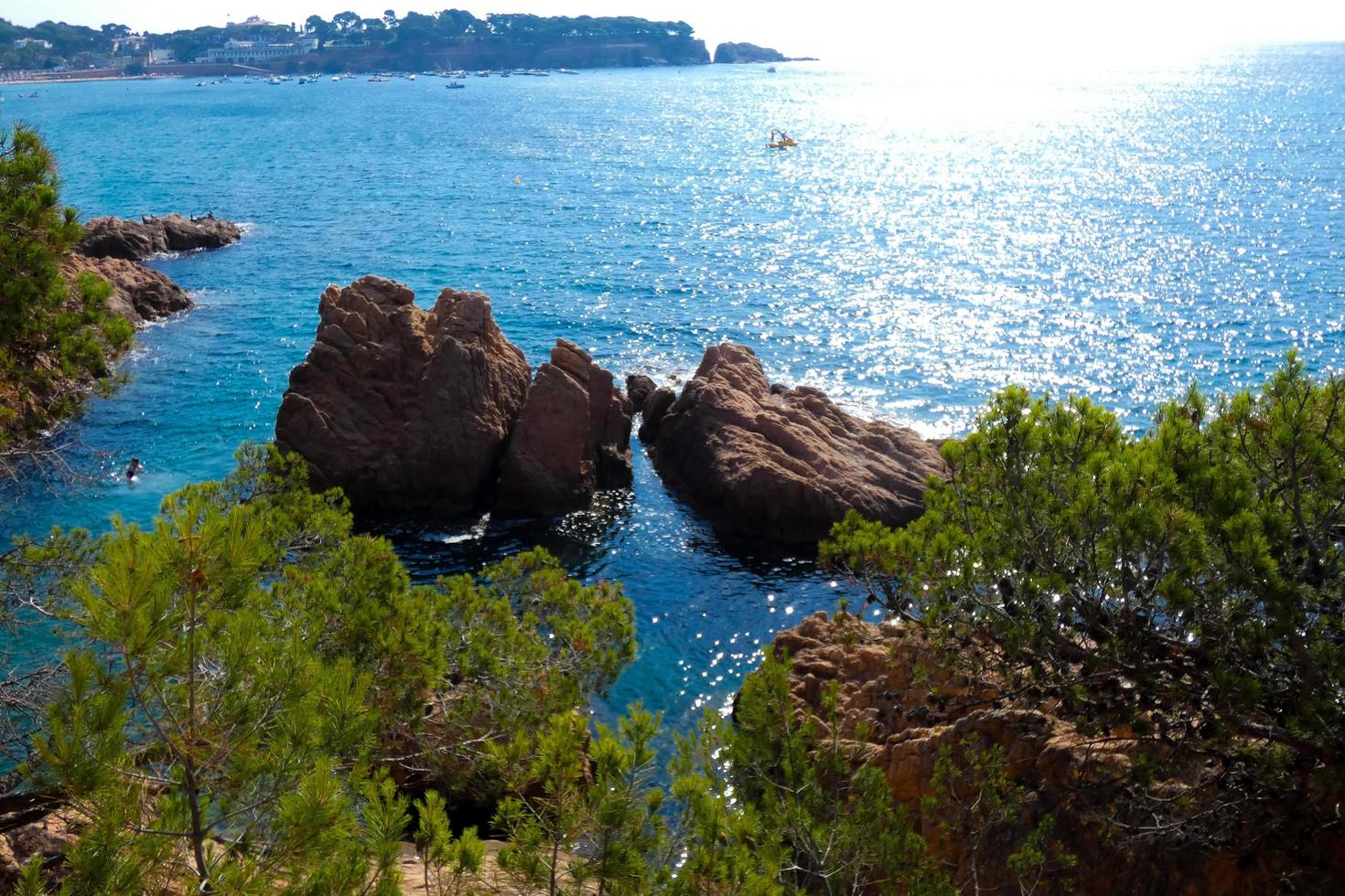 vista de la costa brava catalana, sant feliu de guixols, españa foto
