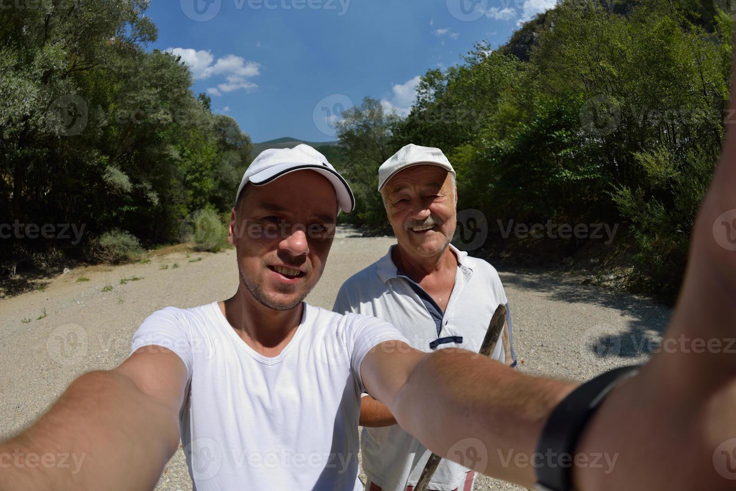 dad and son taking selfie photos