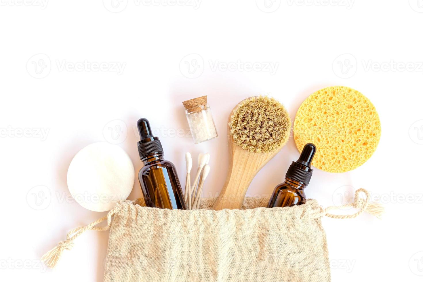 productos de belleza ecológicos para la piel, herramientas de baño orgánicas naturales. sin vida libre de plástico. cuidado ecológico de la piel, concepto de tratamiento corporal. minimalismo consciente estilo de vida vegano. reduzca la reutilización reciclan. foto