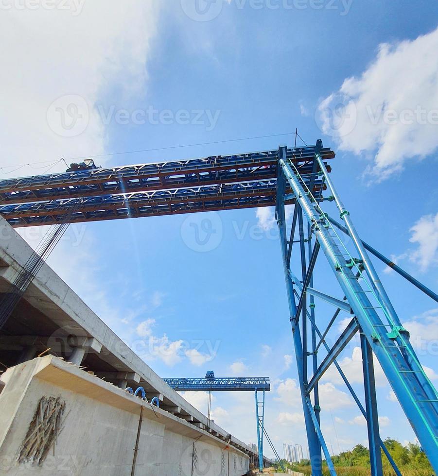 This is a photo of the gantry portal for lifting girders.