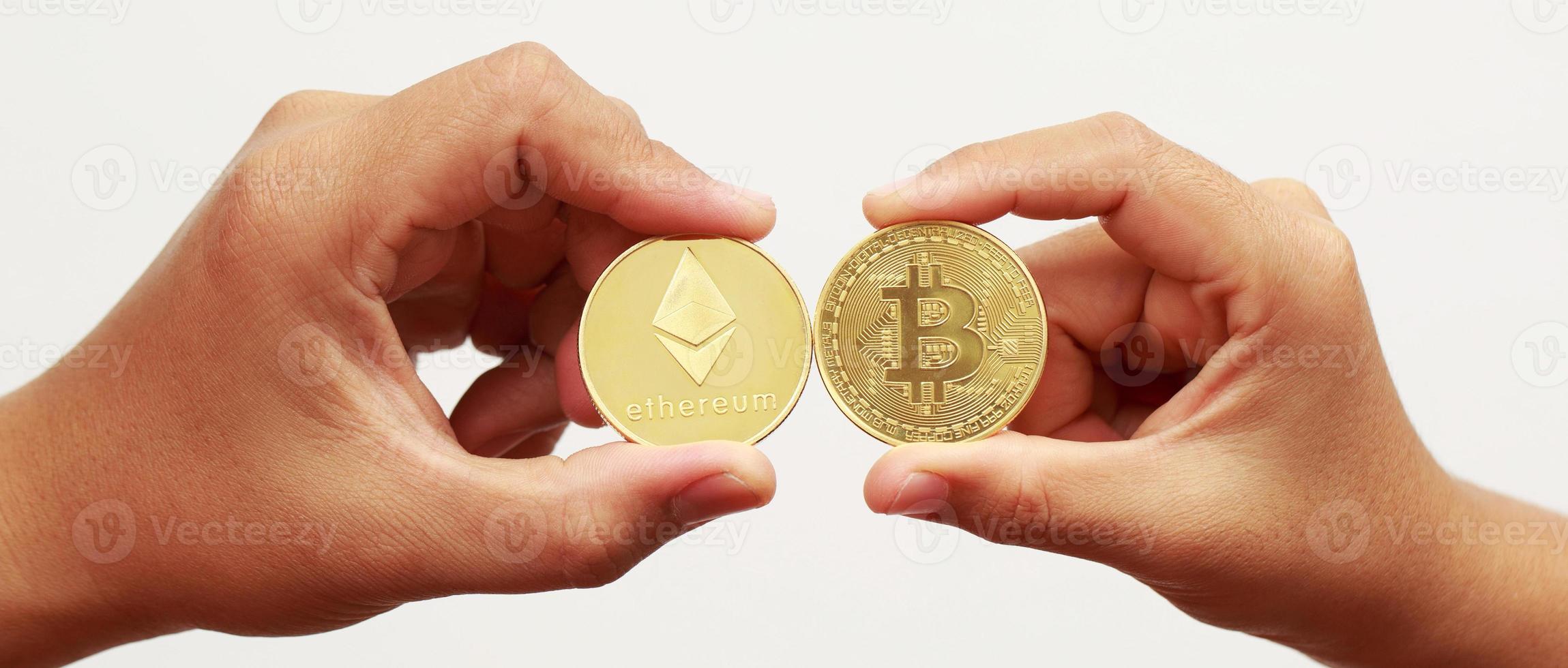how bitcoin works including other cryptocurrencies It runs on a technology called 'Blockchain', which is a highly secure technology. photo