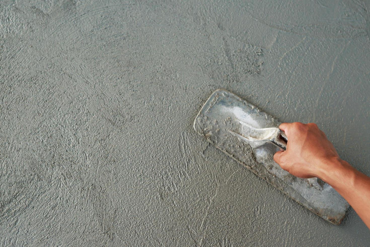 concrete mix It is the introduction of cement, stone, sand and water, as well as added chemicals and other mixed materials. Mix and mix together in the specified ratio to obtain a consistent concrete. photo