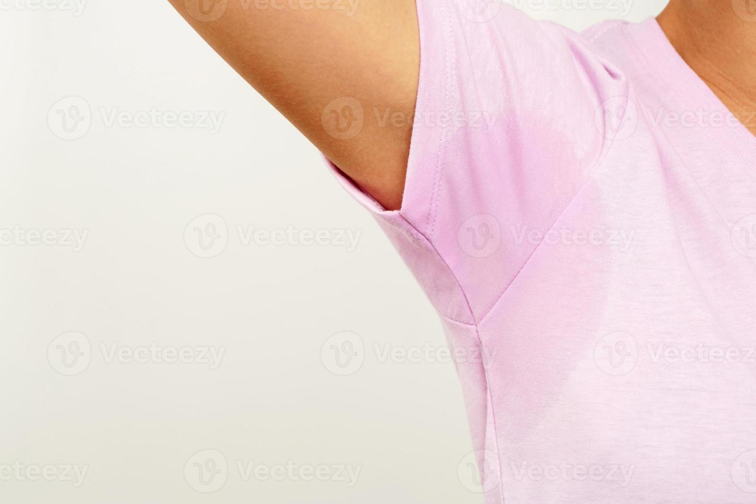 Armpits with a musty smell photo