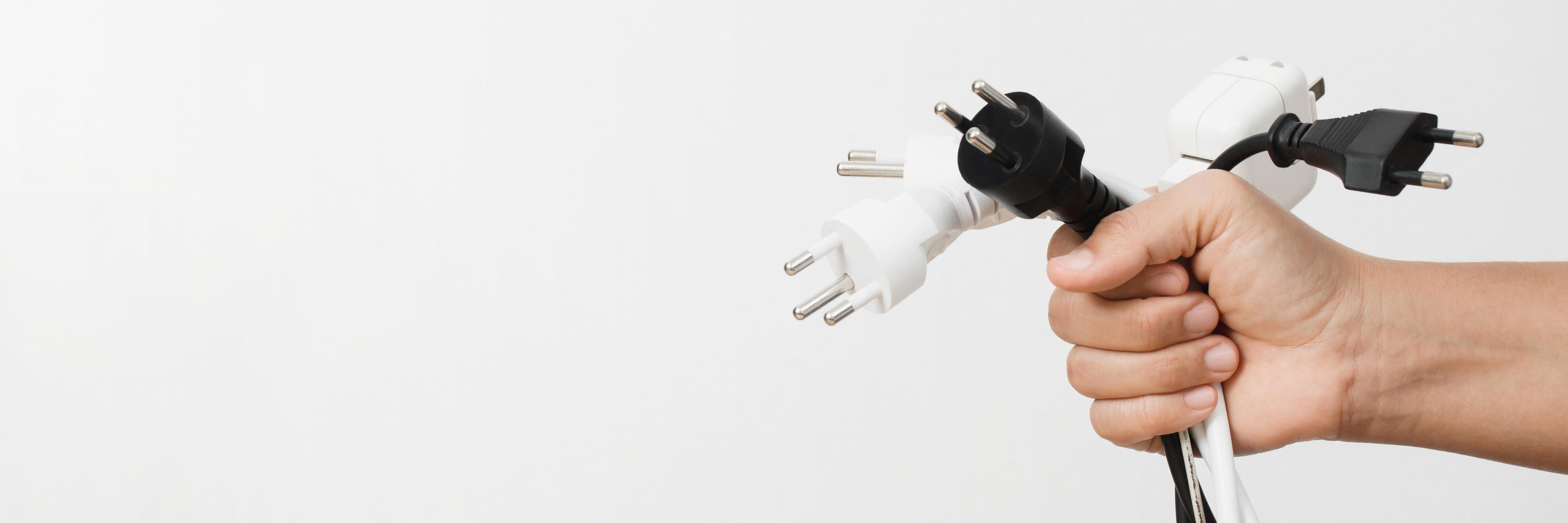 Using the wrong power plug also contributed to the occurrence of a