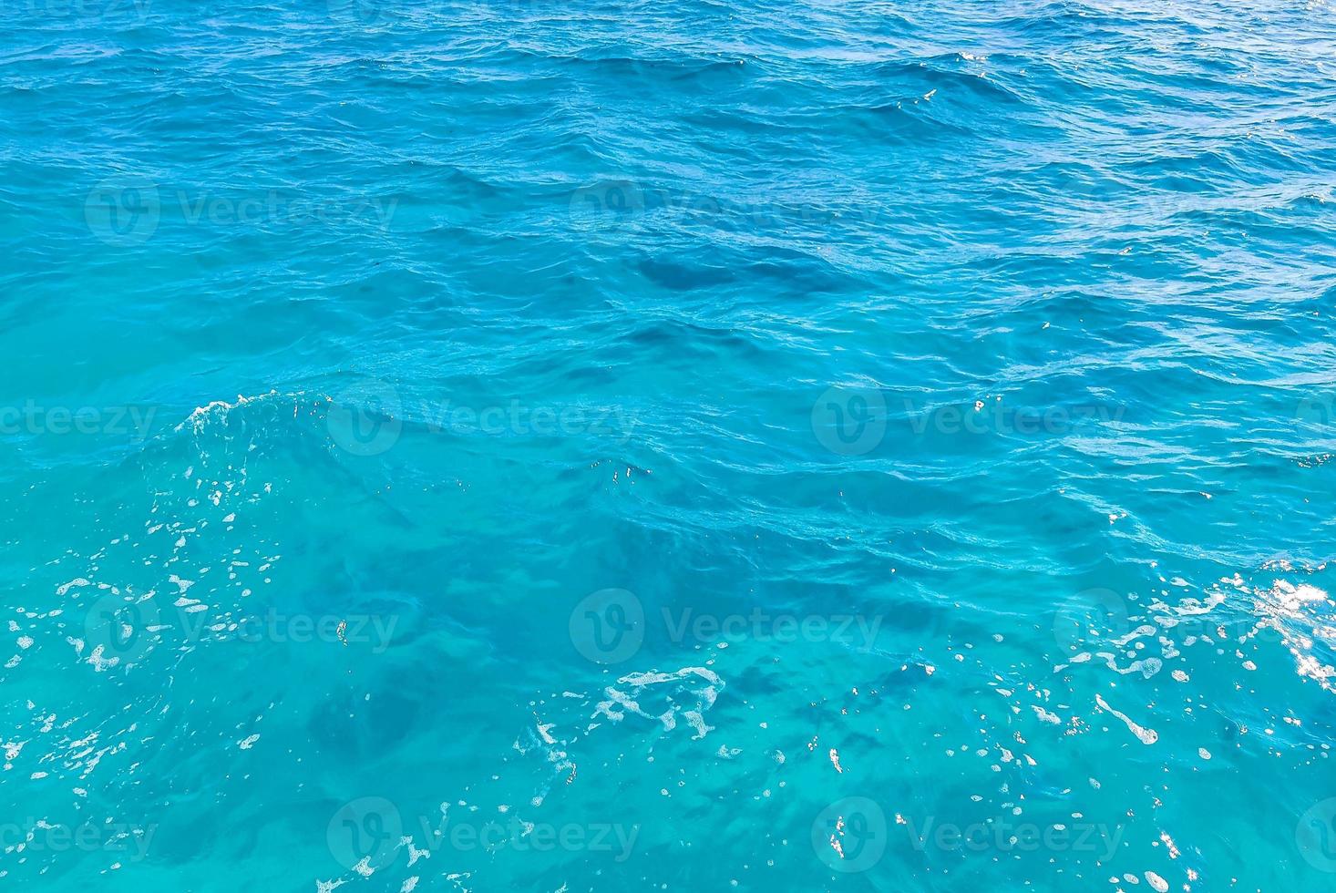 azul turquesa agua olas océano y mar patrón de textura méxico. foto